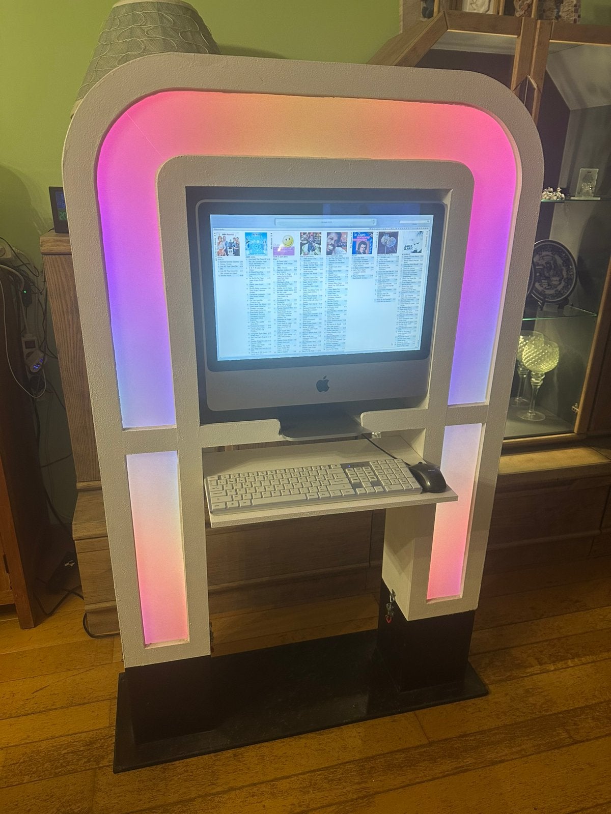 Jukebox numérique avec LED et démosoft sur Apple Imac, Collections, Enlèvement, Comme neuf