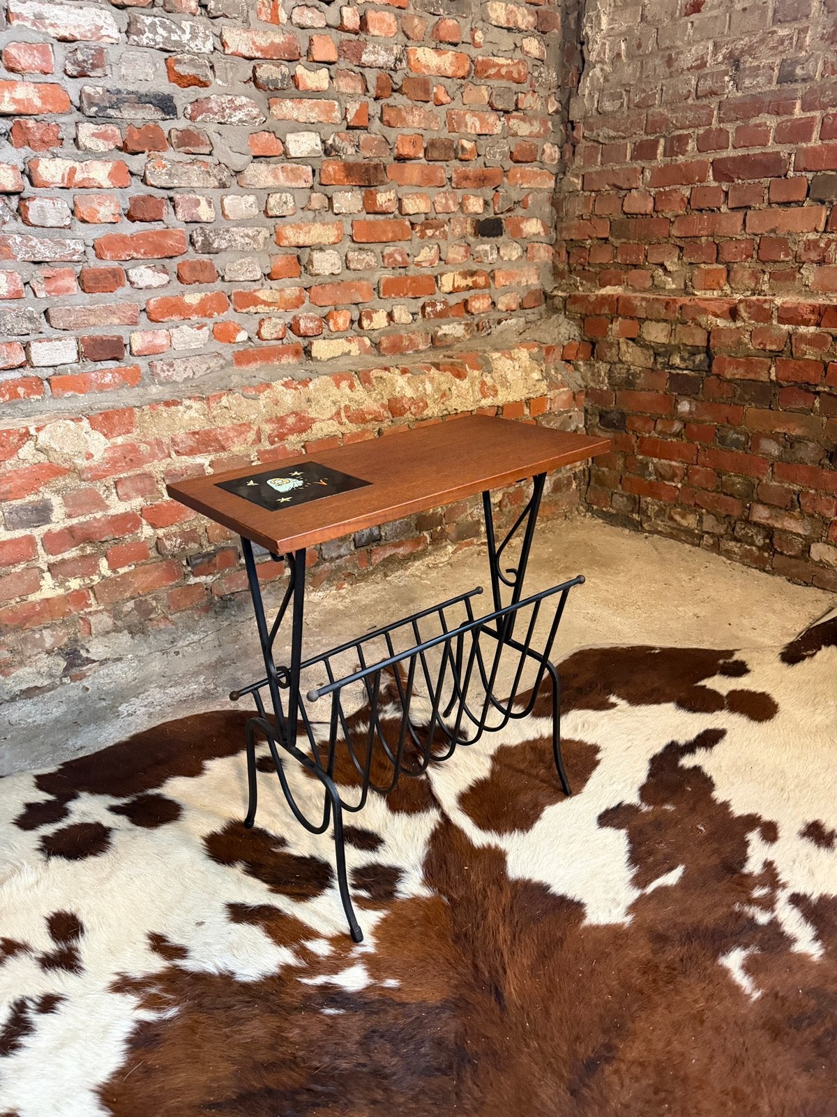 Vintage krantenhouder/(bijzet)koffietafel, Corbeille à journaux, Vintage, Enlèvement, Utilisé