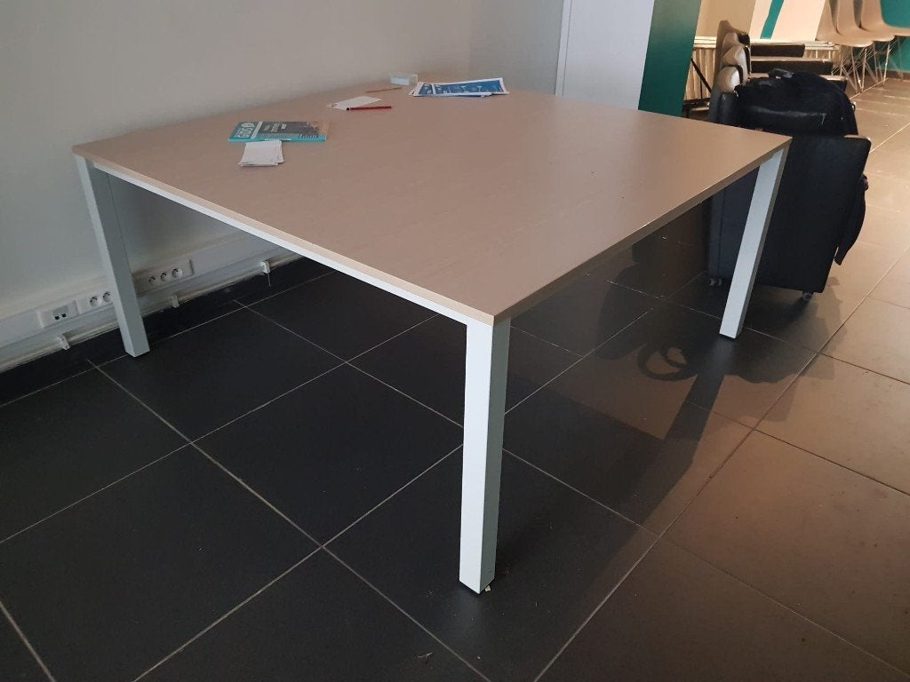 table de bureau, Enlèvement, Table