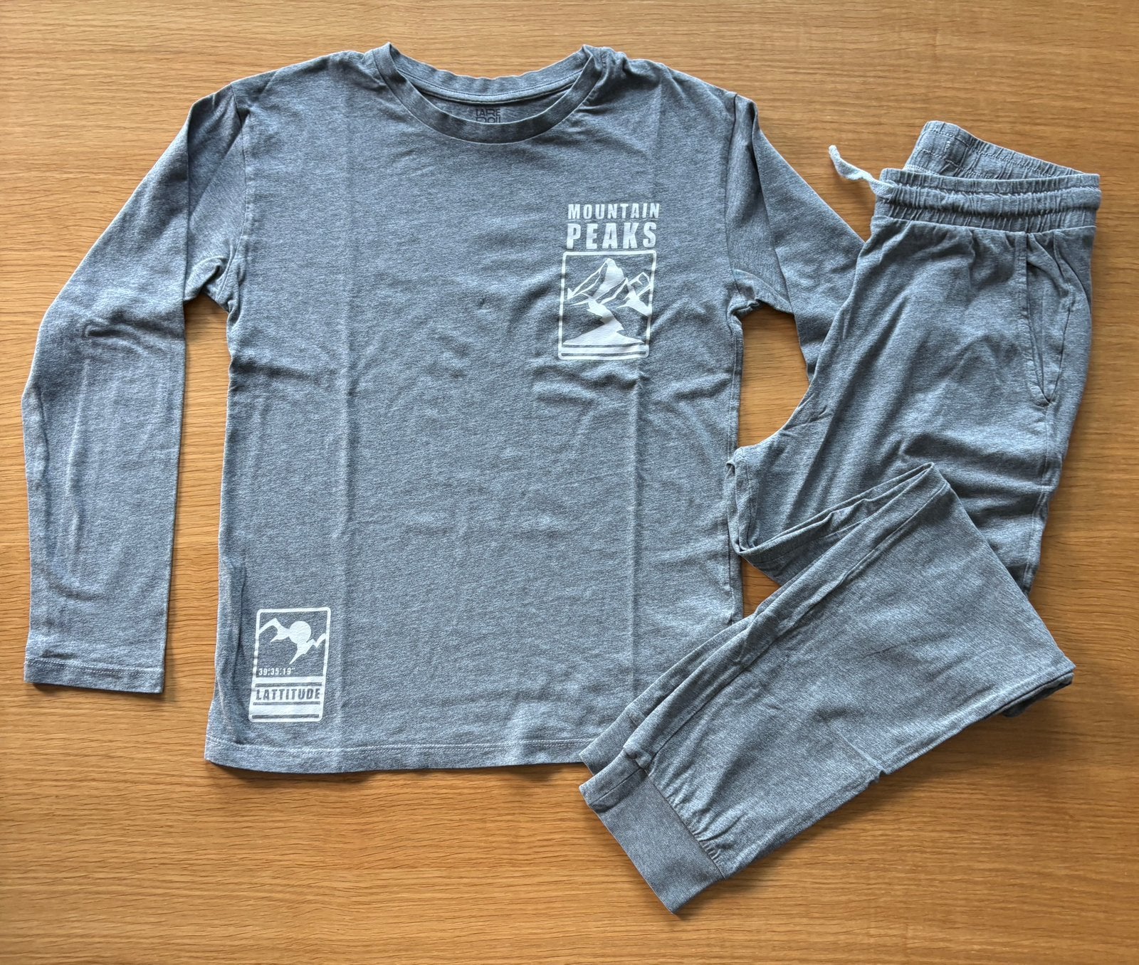 Pyjama gris LA REDOUTE - 12 ans - 7€, Kinderen en Baby's, Ophalen of Verzenden, Zo goed als nieuw, Jongen, Nacht- of Onderkleding