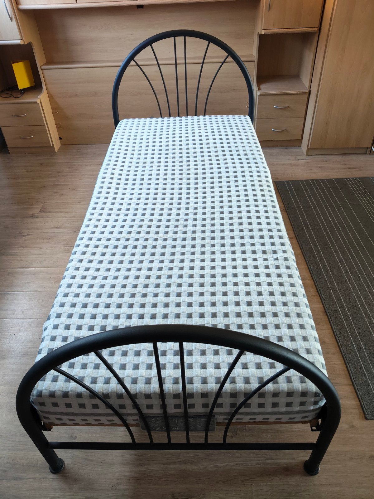 eenpersoonsbed met verstelbare lattenbodem, Huis en Inrichting, Ophalen, Gebruikt, 90 cm, Eenpersoons