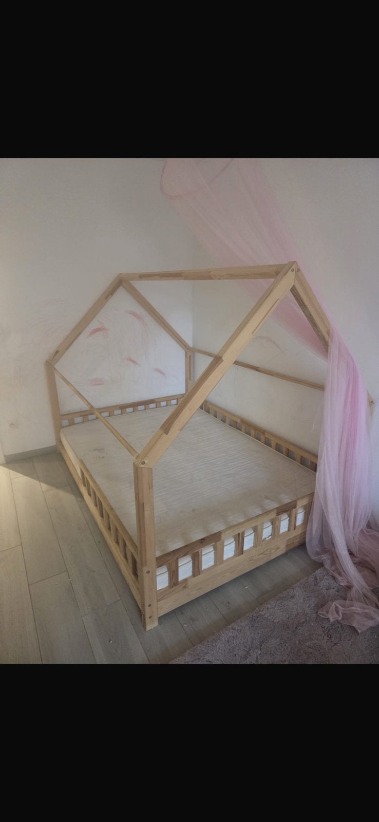 Kinderbed + matras en 2 kinderkasten, Kinderen en Baby's, Ophalen, Zo goed als nieuw, Matras