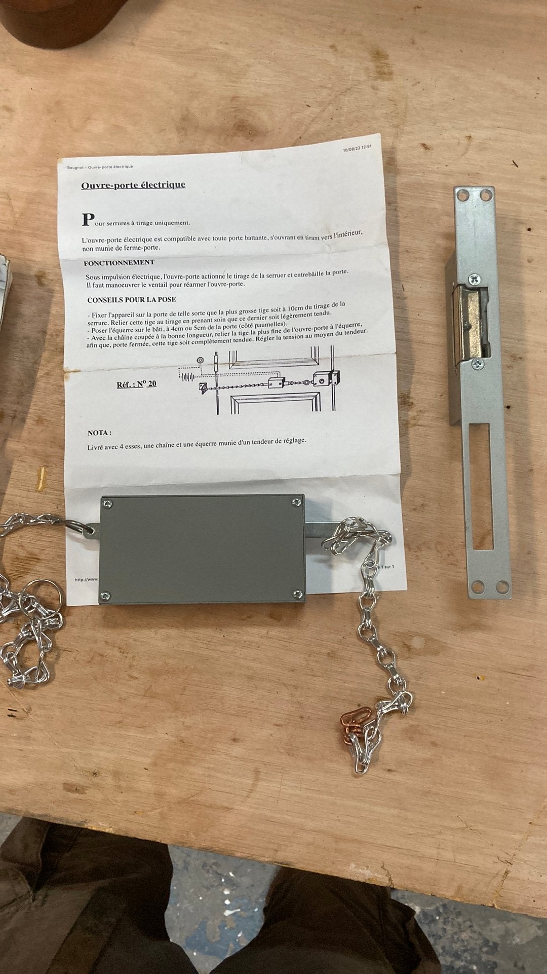 Gache et ouvre porte  electrique, Enlèvement ou Envoi, Comme neuf