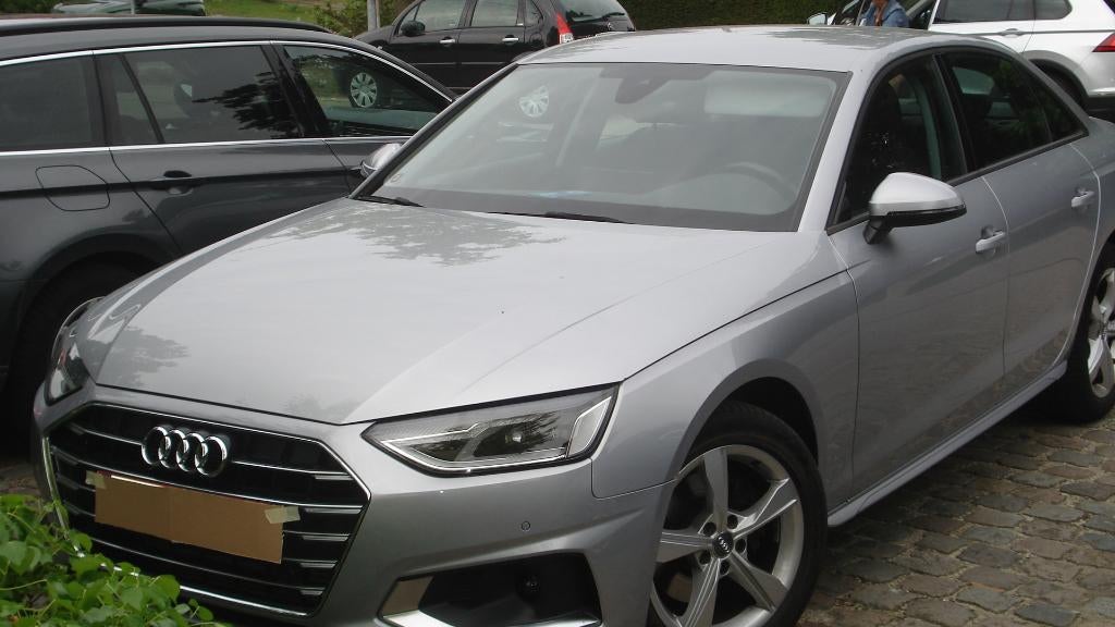 Audi A4 Limousine Hybrid Benzine/elek., Auto's, Audi, 4 deurs, Stof, 4 cilinders, A4