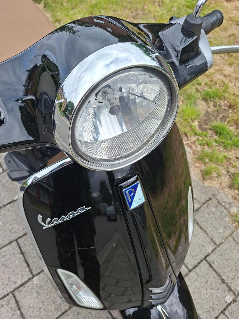 Vespa Primavera 50 – veel vernieuwd – rijdt goed, Fietsen en Brommers, Scooters | Vespa, Ophalen, Gebruikt, Overige modellen, Klasse B (45 km/u)