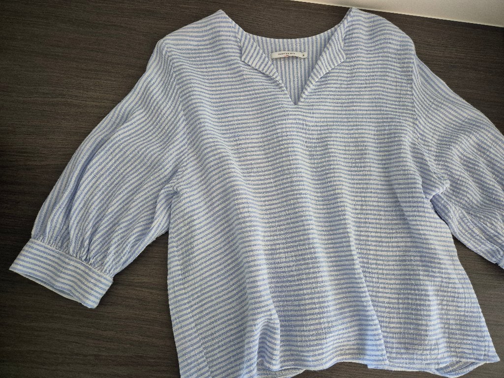 Bloesje Hampton Bays London maat 38 wit blauw gestreept, Kleding | Dames, Maat 38/40 (M), Blauw, Ophalen of Verzenden, Zo goed als nieuw