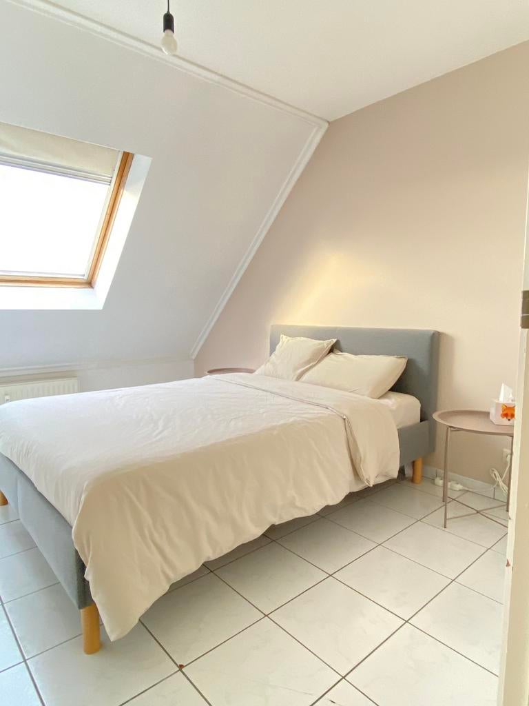 IKEA NARRÖN bed + VALEVÅG matras (140x200) te koop, Huis en Inrichting, Ophalen, Zo goed als nieuw