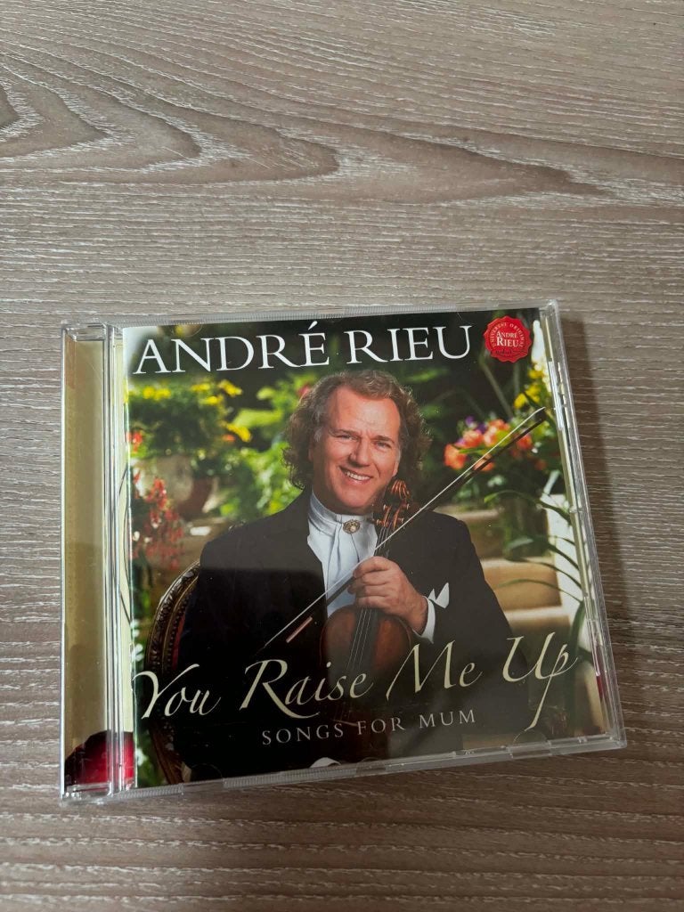 André Rieu cd, You raise me up. Mag weg voor slechts 2 euro, CD & DVD, CD | Instrumental, Enlèvement ou Envoi, Comme neuf, Autres types