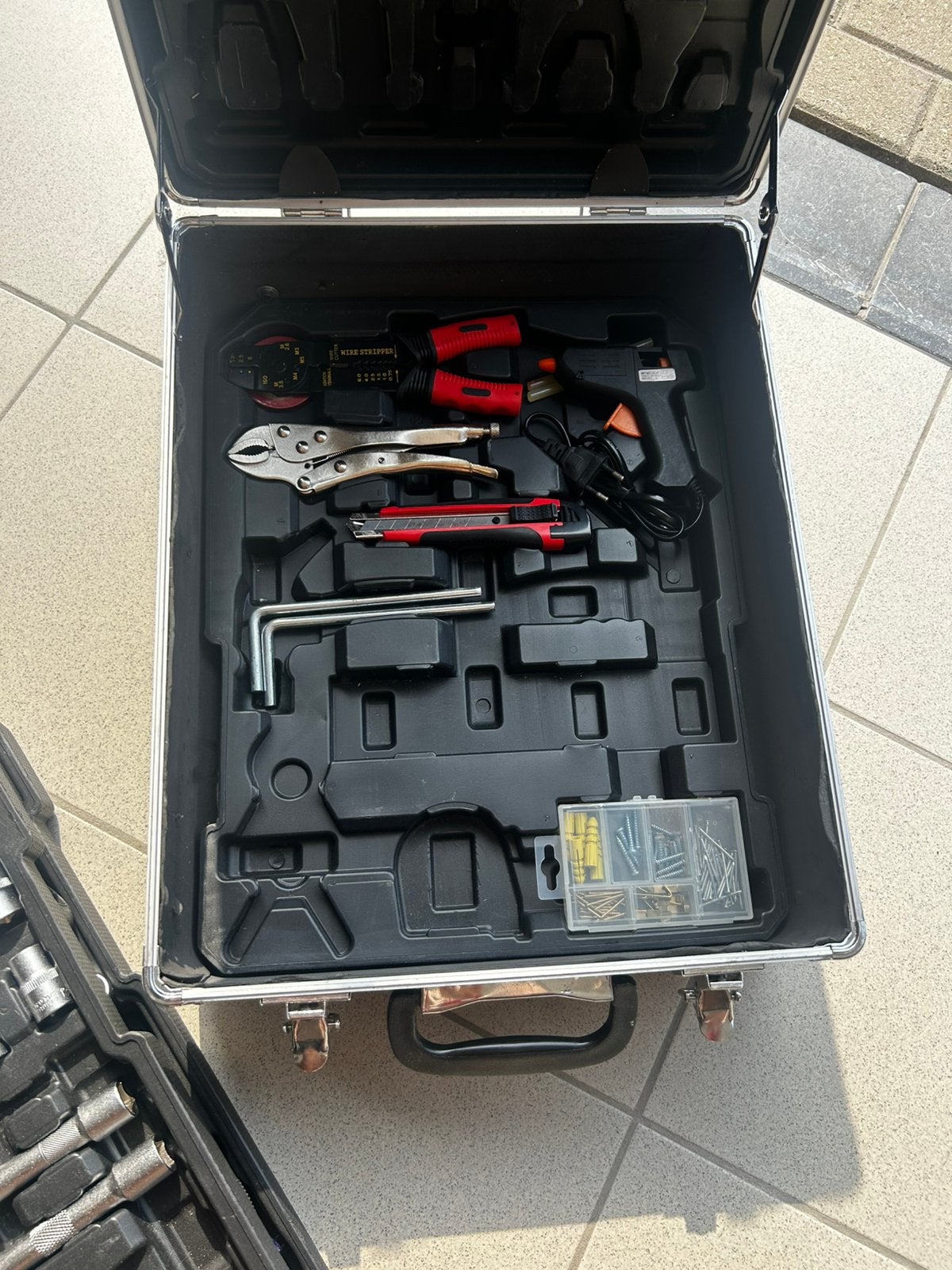 Gereedschaps koffer met van al materiaal, Doe-het-zelf en Bouw, Ophalen, Gebruikt
