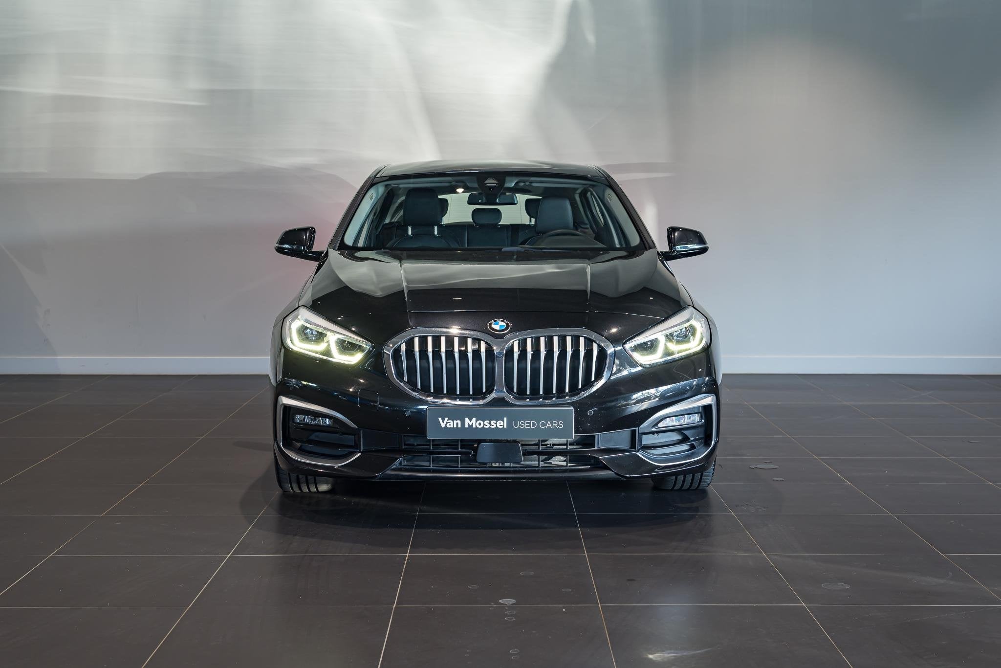 BMW 1 Reeks Hatch 116dA (85 kW) | PDC V+A | Zetelverw. | Sfe, Auto's, Gebruikt, 116 pk, Zwart, https://public.car-pass.be/vhr/47488c34-2376-495e-a05b-61399208719f