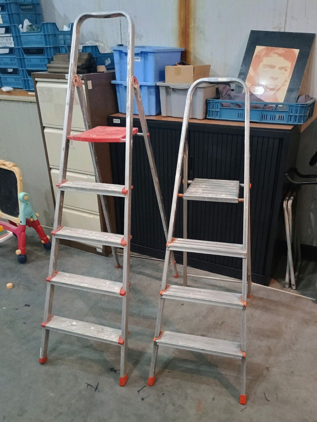 2 ALUMINIUM LADDERS MET 4 tot 5 treden, Doe-het-zelf en Bouw, Ladders en Trappen, Ophalen