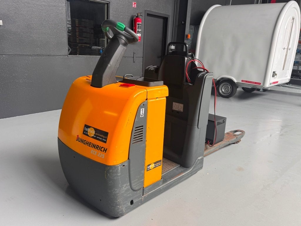 Préparateur de commandes électrique Jungheinrich ECE 225