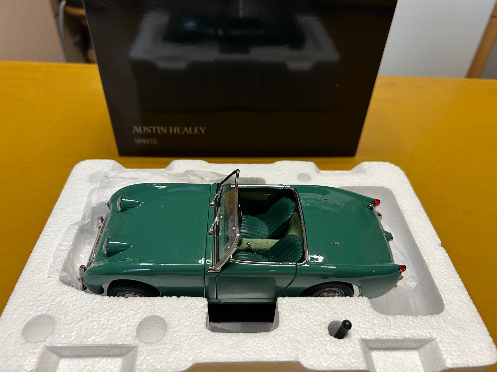 Austin healey, Enlèvement, Comme neuf, Kyosho