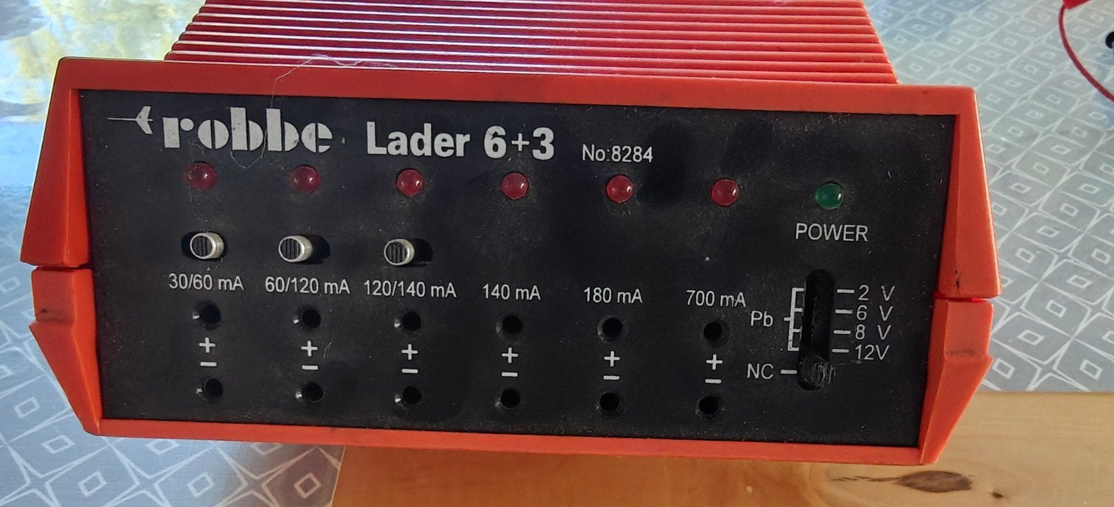Robbe Lader 6+3 Modelbouw Batterijlader No. 8284, Enlèvement ou Envoi
