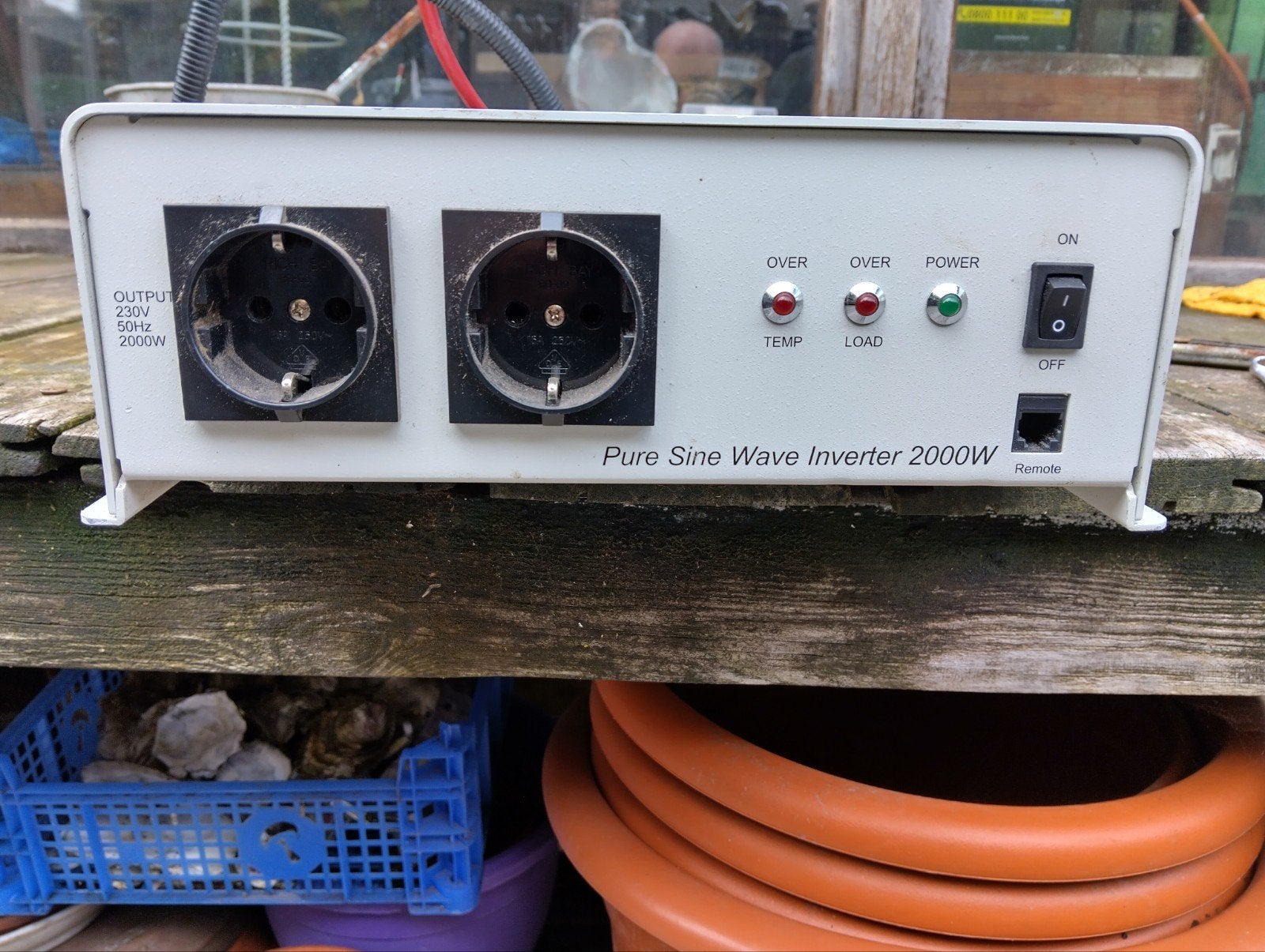 omvormer 12 v naar 220 volt, Caravans en Kamperen, Ophalen of Verzenden