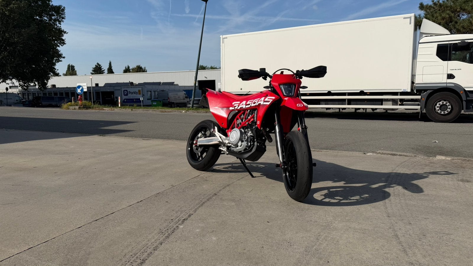 Gasgas sm700 2024 9800km + facturen, Ophalen, Zo goed als nieuw