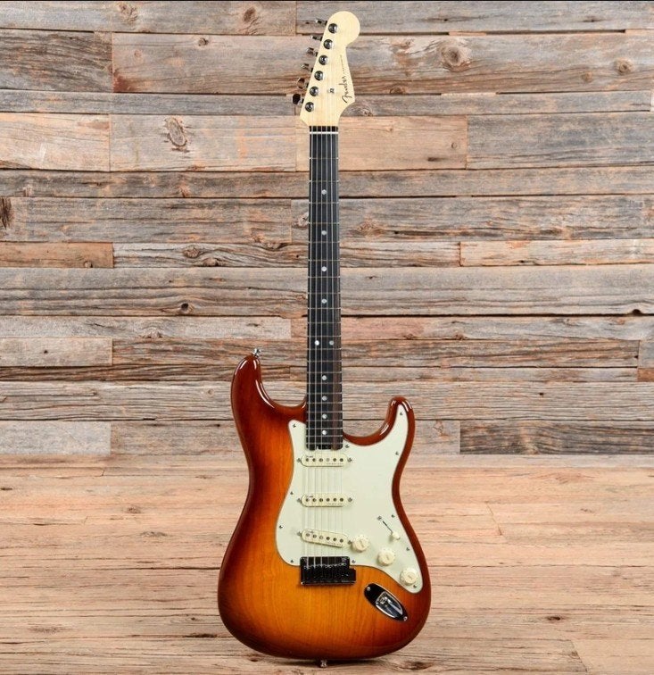 Recherche Musicman Cutlass RS HT + Fender Stratocaster Elite, Musique & Instruments, Instruments à corde | Guitares | Électriques