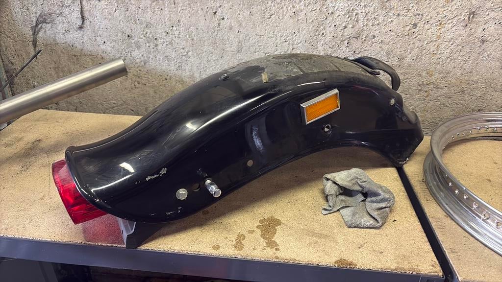 Spatbord achter Harley-Davidson night train, Motoren, Ophalen