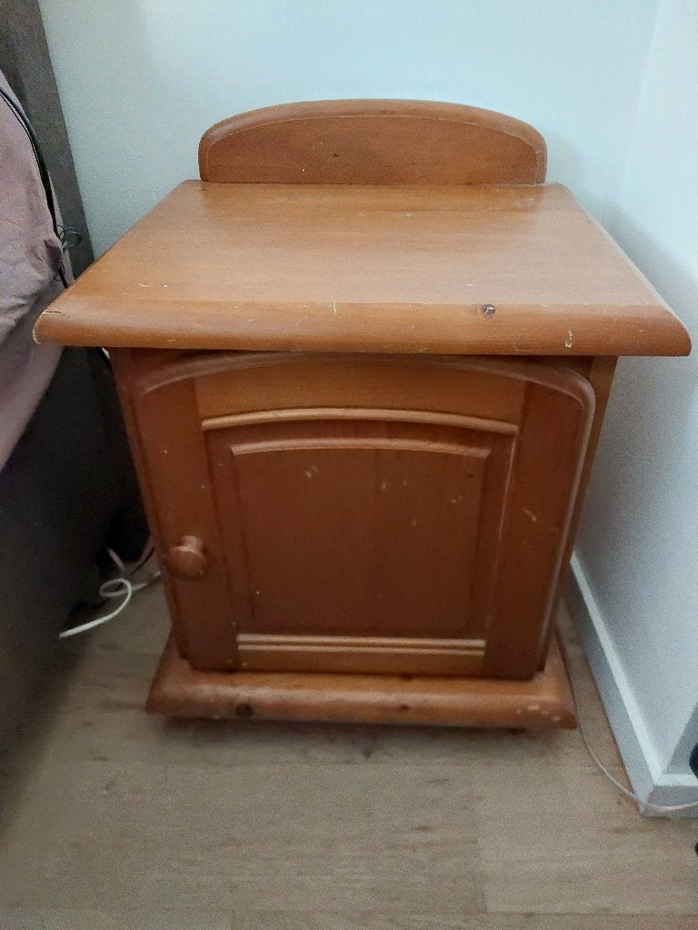 nachtkast en bureel, Ophalen, Gebruikt, Hout