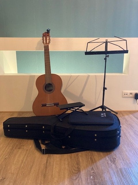 Klassieke gitaar Almansa, Ophalen, Zo goed als nieuw, Klassieke of Spaanse gitaar, Met koffer