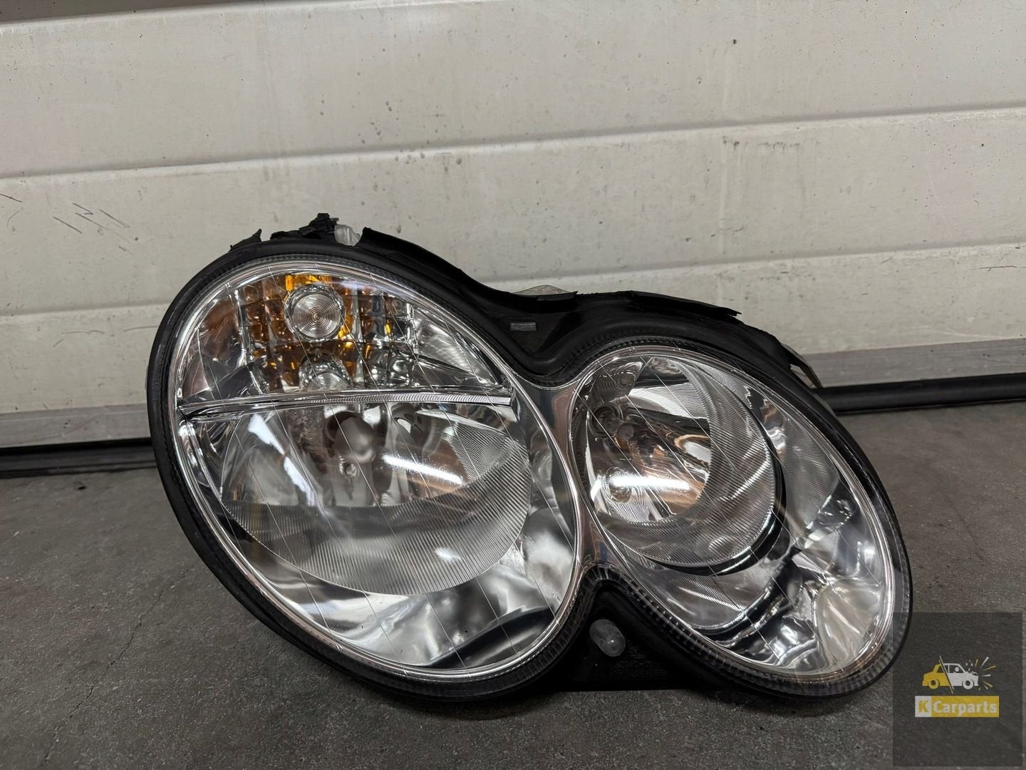 CLK209, Mercedes CLK W 209 phare droit LIFT EU, Mercedes-Benz AG, Mercedes-Benz, Utilisé, Mercedesstrasse 120
70372  Stuttgart, DE