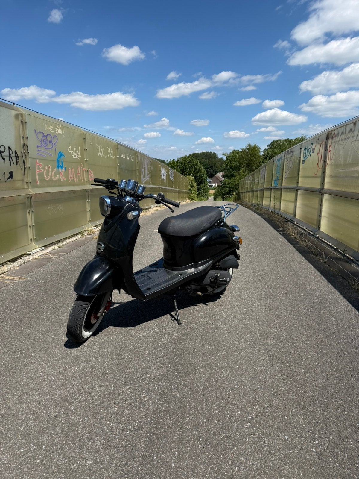 Lowigi, Fietsen en Brommers, Ophalen, Gebruikt, Klasse B (45 km/u), Benzine