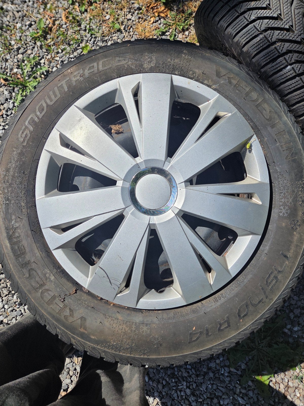 Pneus hiver neuf 4 pieces avec jante 175/70R14, Ophalen