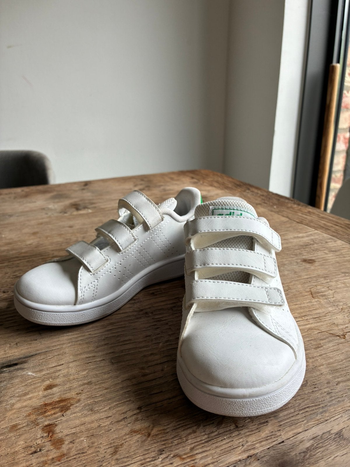 Sneakers adidas maat 28, Ophalen, Schoenen, Nieuw, Jongen