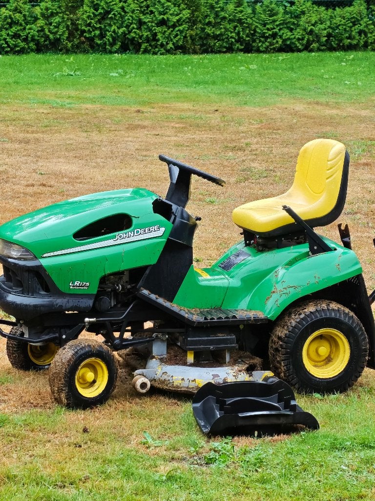 John Deere zitmaaier, Tuin en Terras, Zitmaaiers, John Deere, Gebruikt, Ophalen of Verzenden, Opvangbak
