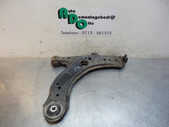 Draagarm rechts-voor van een Volkswagen Golf (Golf 97-), Gebruikt, -, Volkswagen, -