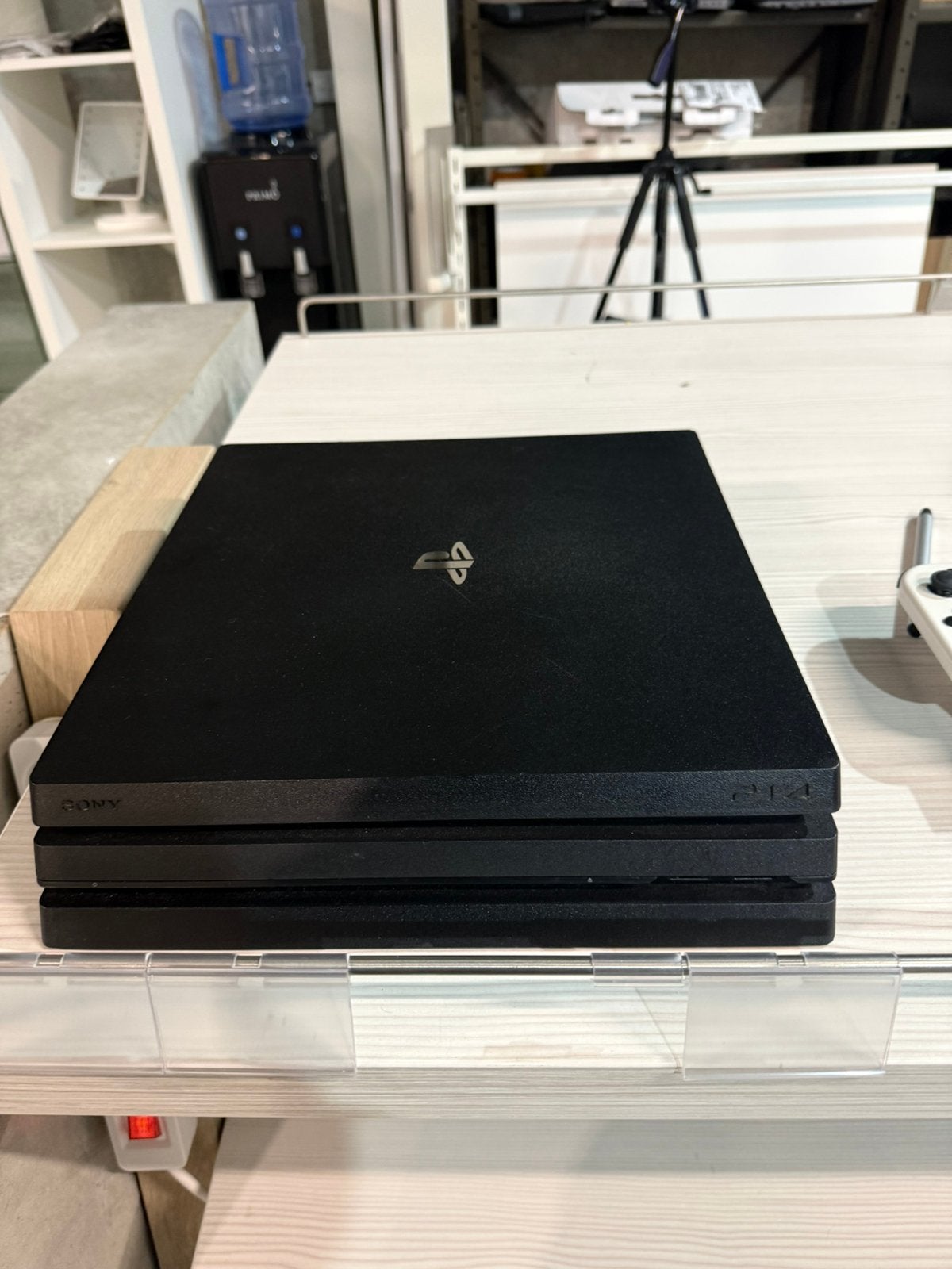 PS4 Pro 1TB + controller, Games en Spelcomputers, Ophalen, Zo goed als nieuw