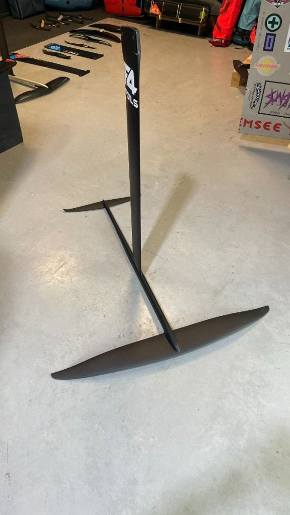 F4 Foils Carbon Course Race Foil Set, Watersport en Boten, Windsurfen, Gebruikt, Complete set, Ophalen of Verzenden