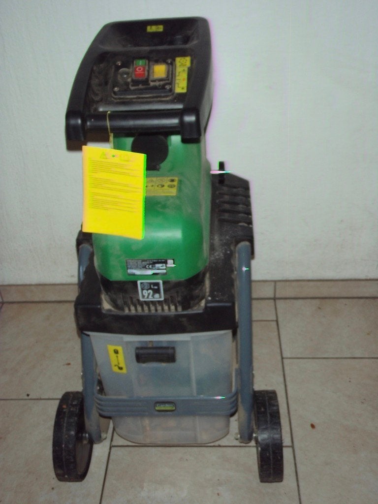 BROYEUR DE BRANCHES/ HAKSELAAR/GARTENHÄCKSLER, Électrique, Einhell, Enlèvement, Utilisé