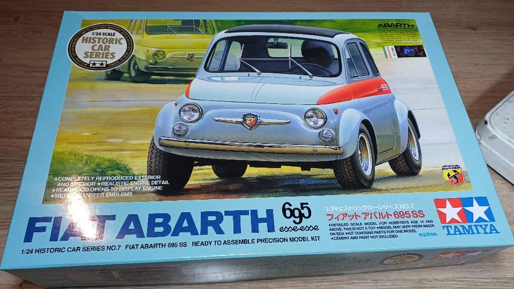 [1/24] Tamiya 89675 - Fiat Abarth 695 (2006), Neuf, Enlèvement ou Envoi, Voiture, Plus grand que 1:32