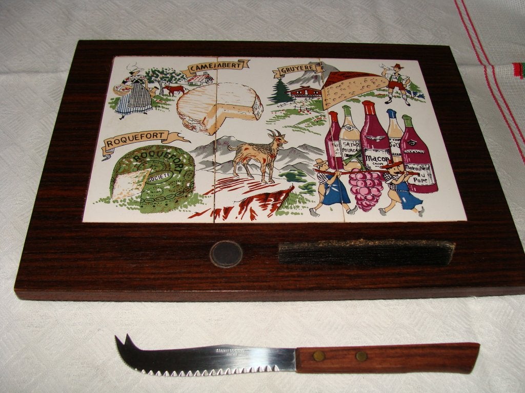 Plateau à fromage en bois, céramique avec  couteau, vintage, Antiquités & Art, Enlèvement ou Envoi