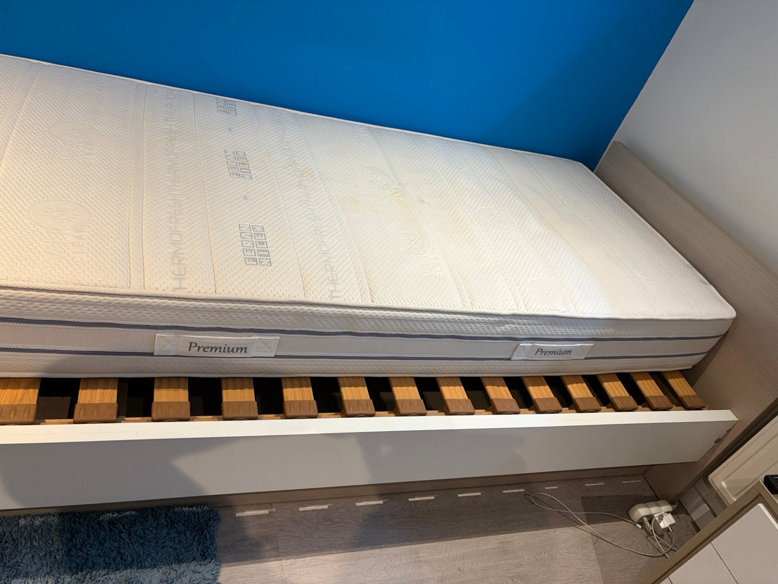 1-persoonsbed, lattenbodem en matras en bedlade van DEBA, Ophalen, Gebruikt, 90 cm, Eenpersoons