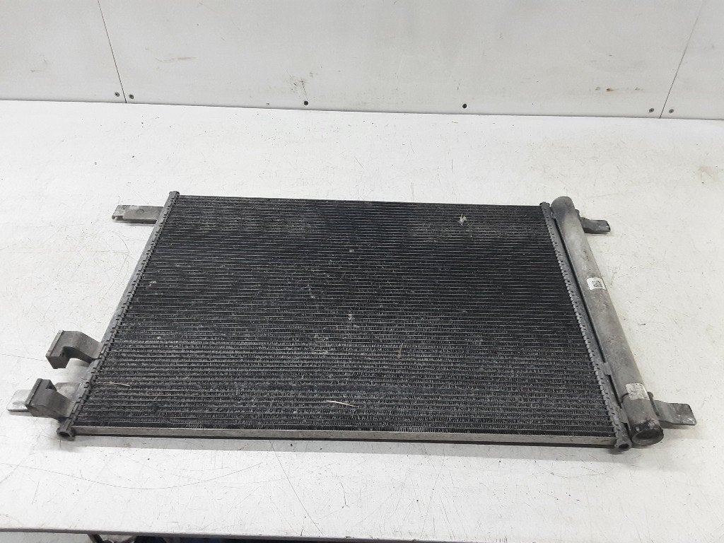 RADIATEUR AIRCO Volkswagen Passat Variant (3G5), Gebruikt, Volkswagen, Mevr. I. Hauben, Rue de l'Espoir 34 34
4030  GRIVEGNÉE, BE