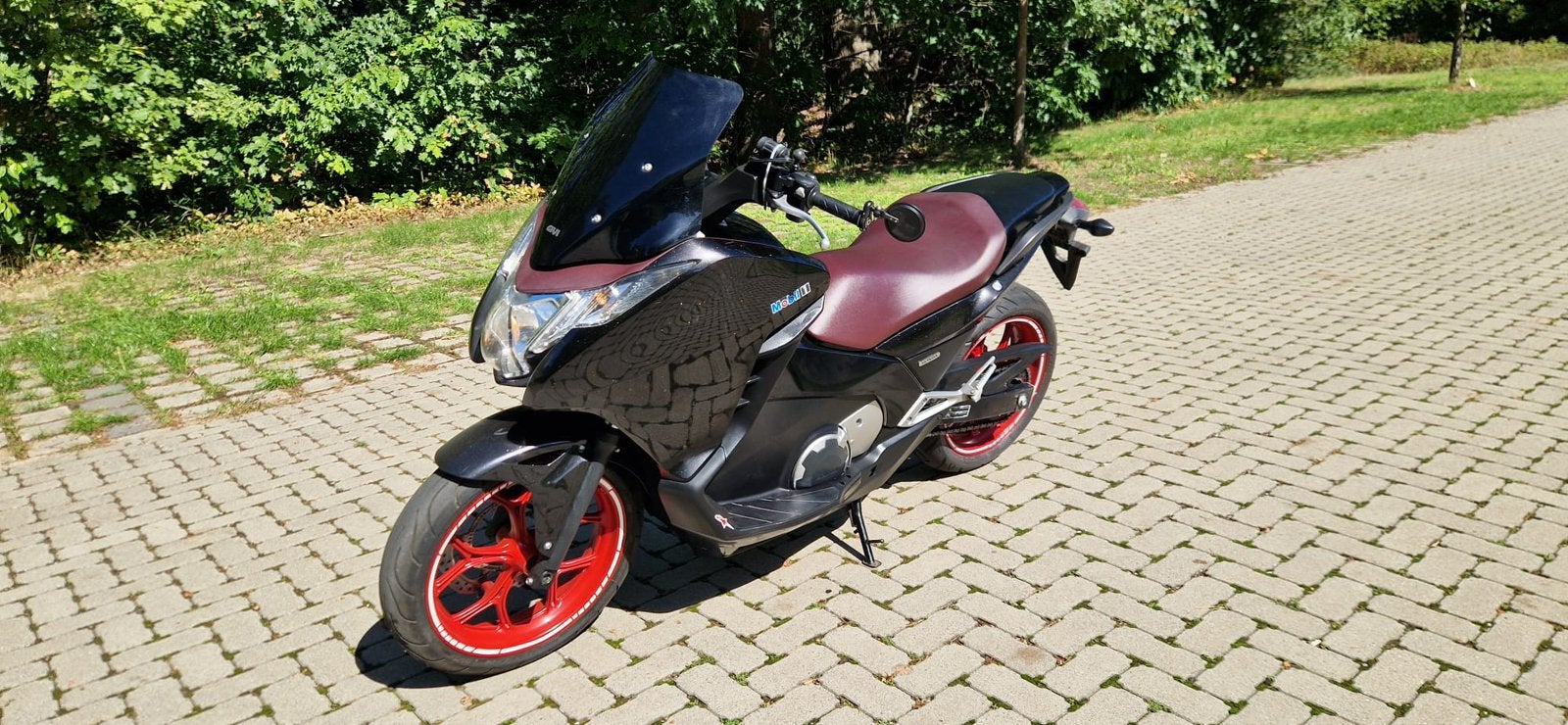Honda Integra 700cc 2012 à 50 dkm 2800€, Scooter, Plus de 35 kW, 2 cylindres, Particulier