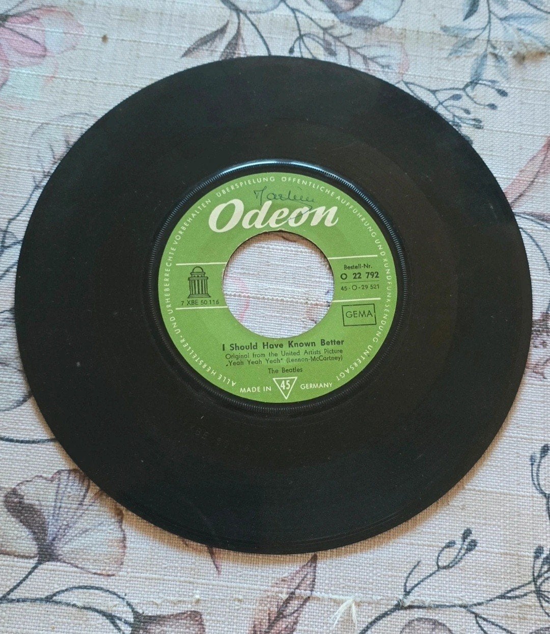 The Beatles – And I Love Her / I Should Have Known Better –, Enlèvement ou Envoi, 7 inch, Utilisé, Rock classique