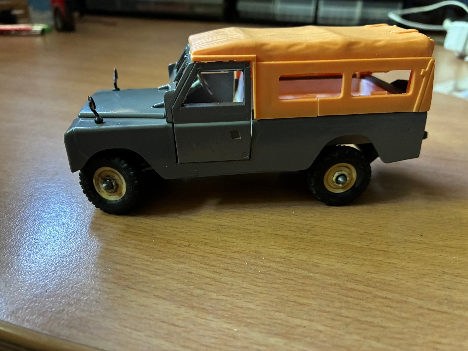 Land Rover L.W.B Britains, Hobby & Loisirs créatifs, Voitures miniatures | 1:32, Enlèvement ou Envoi, Utilisé, Autres types, Britains