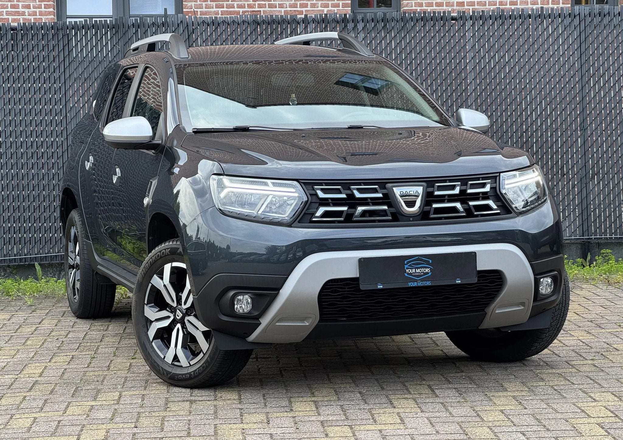 Dacia Duster CARPLAY / CHAUFFAGE DE SIÈGE / 1ER PROPRIÉTAI, Autos, Cuir, Argent ou Gris, Achat, Euro 6