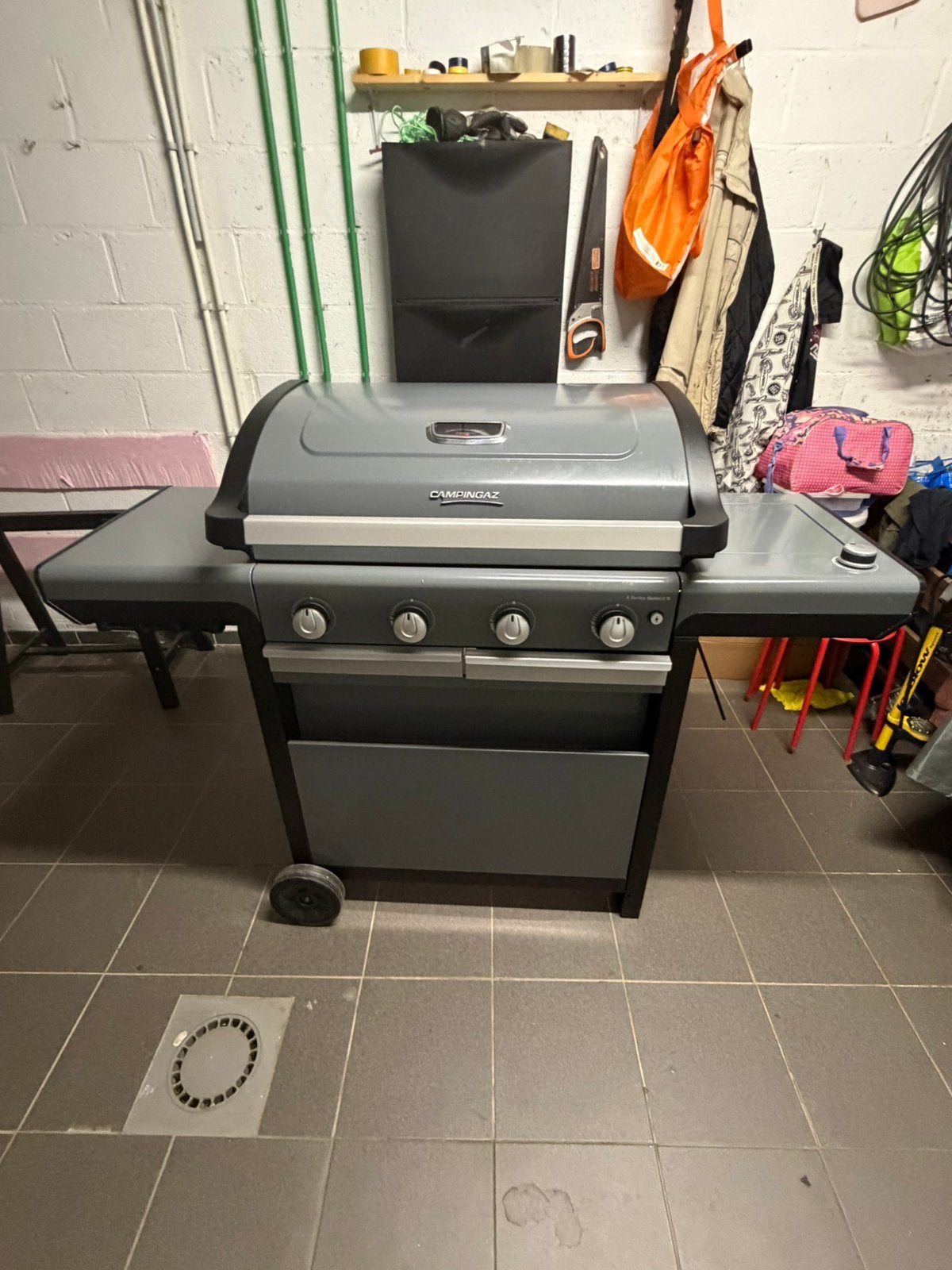 Barbecue campingaz, Enlèvement, Comme neuf
