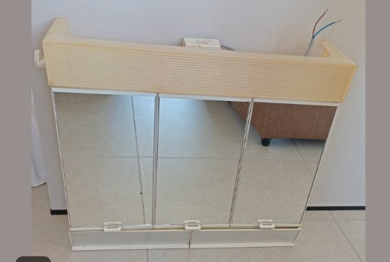 retro medicijnkastje, Ophalen
