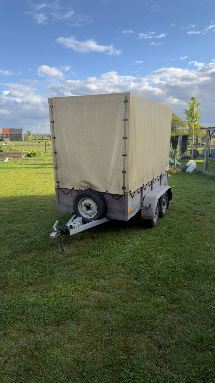Dubbelasser aanhangwagen, Ophalen, Zo goed als nieuw