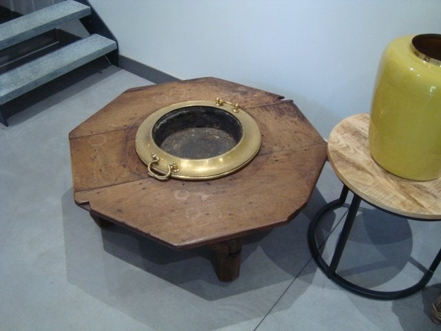 TABLE BASSE ANCIENNE AVEC BRASERO, Antiquités & Art, Enlèvement