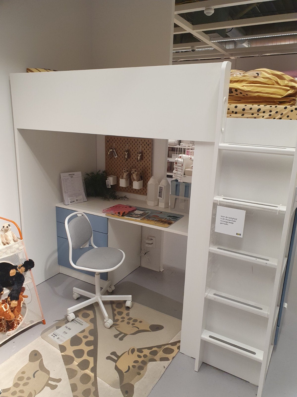 Kinder bed met büro, Kinderen en Baby's, Kinderkamer | Stapelbedden en Hoogslapers, Ophalen of Verzenden