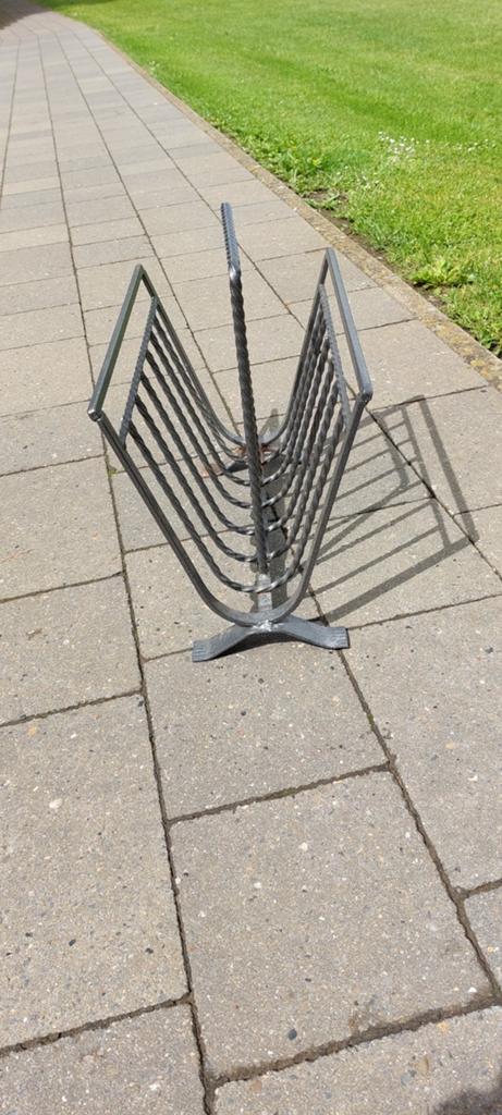 Krantenrekje, Huis en Inrichting, Woonaccessoires | Krantenbakken en Lectuurbakken, Ophalen
