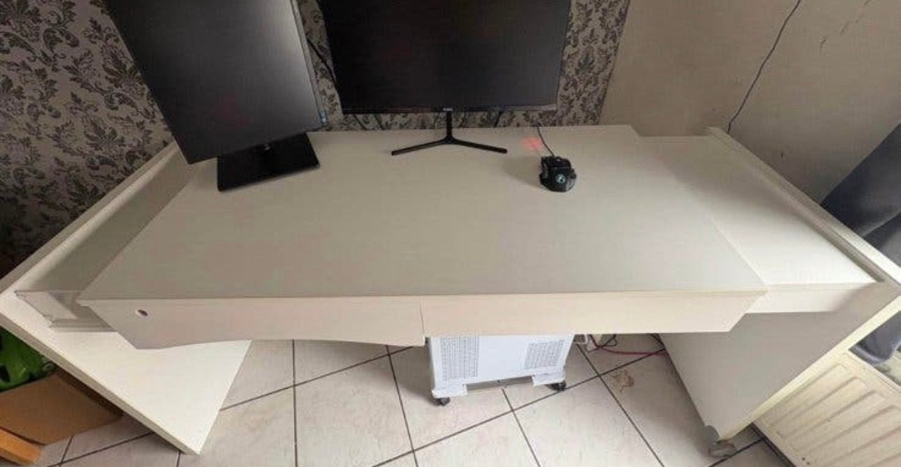 Kwaliteitsvolle bureau, Huis en Inrichting, Ophalen, Schoolbureau, Zo goed als nieuw, Overige merken