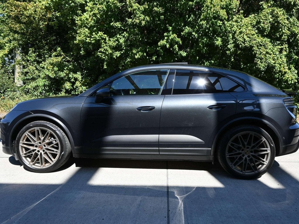 Porsche Macan E-Macan 100Kw - Pano - Bose - Inno - Attelage, Auto's, Automaat, Gebruikt, Zwart, 2920 kg