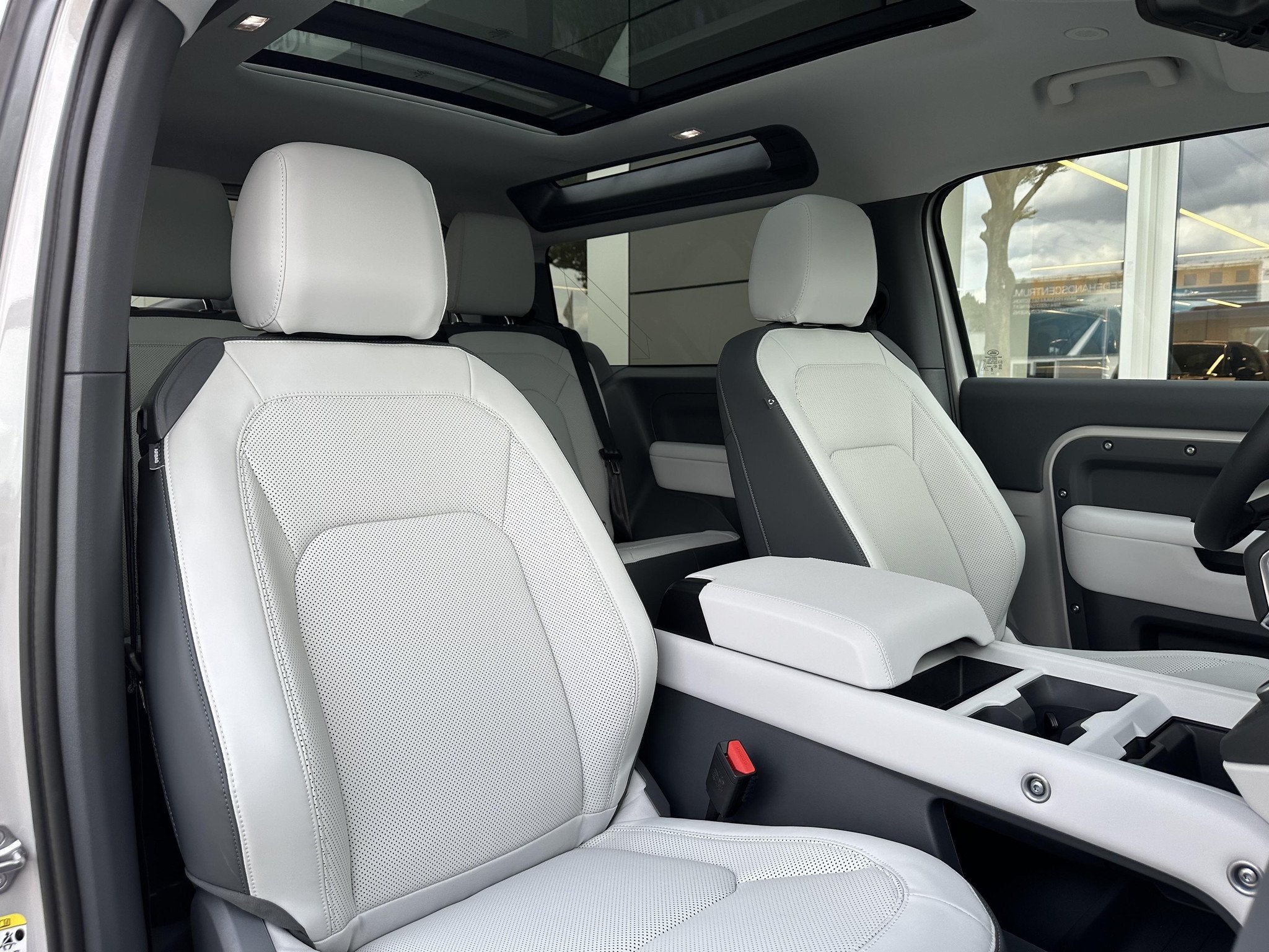Land Rover Defender 90 D250 X-Dynamic SE Lichte Vracht, Autos, Argent ou Gris, Entreprise, 223 g/km, Automatique